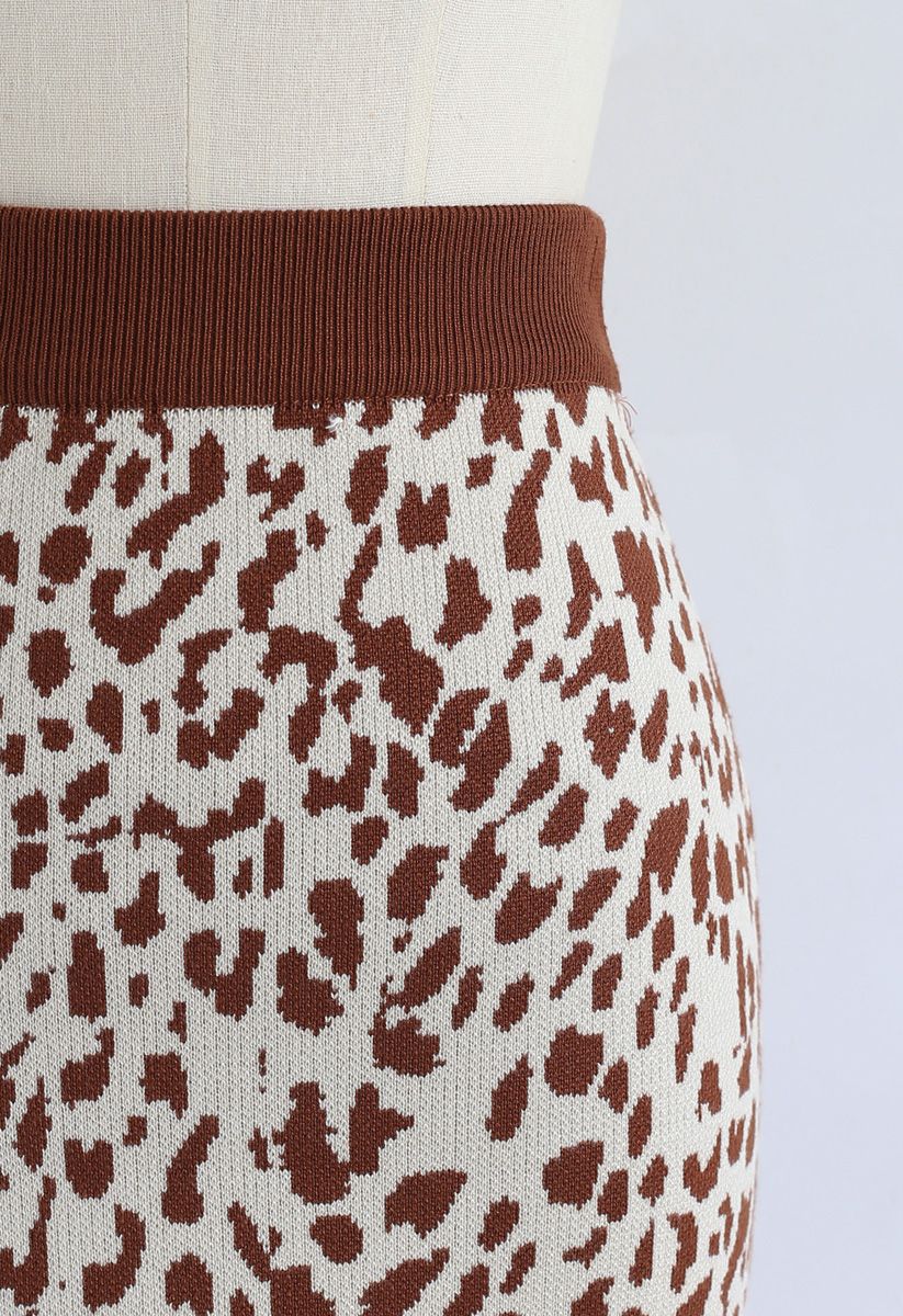 Minifalda de punto con estampado de leopardo en caramelo