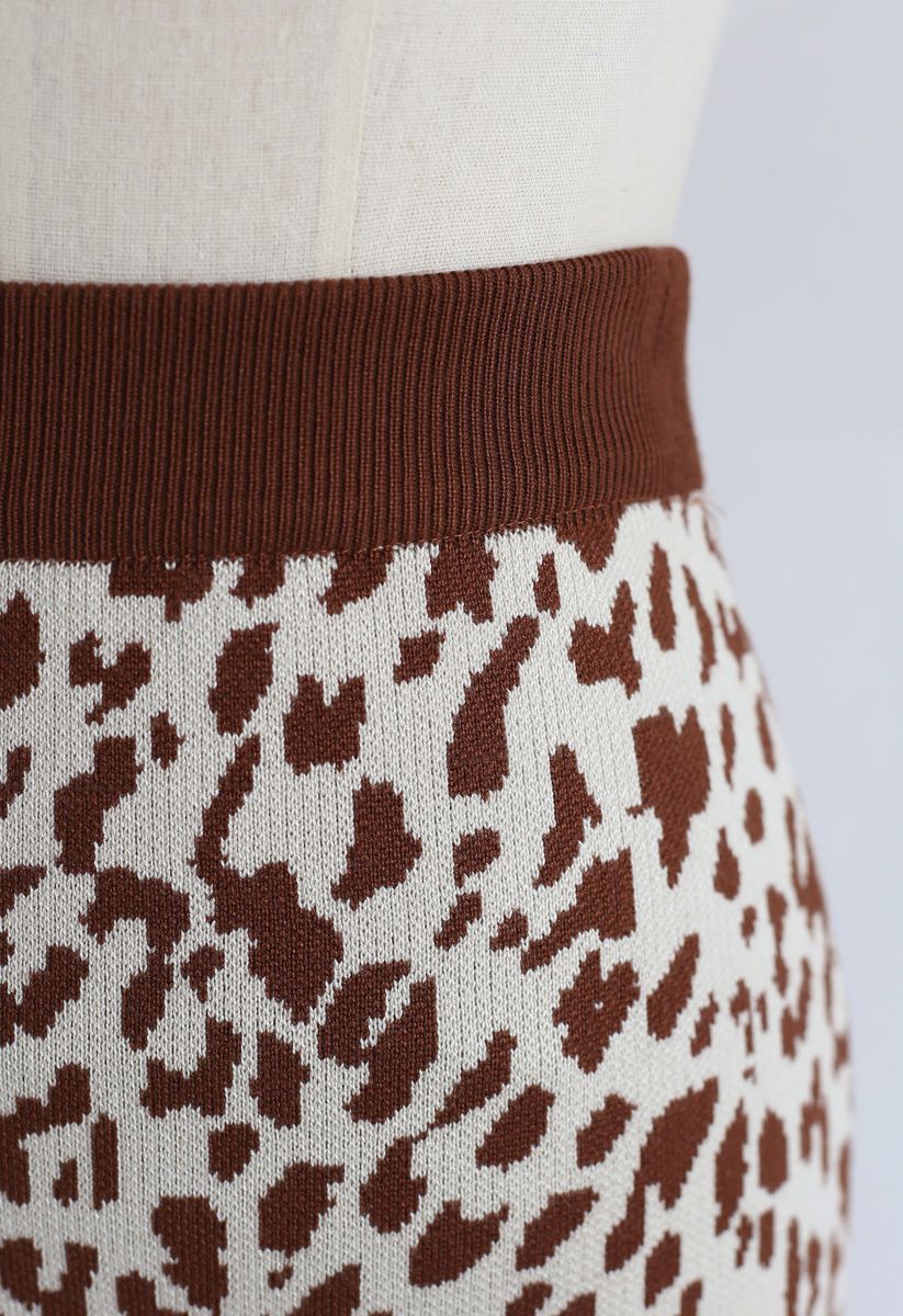 Minifalda de punto con estampado de leopardo en caramelo