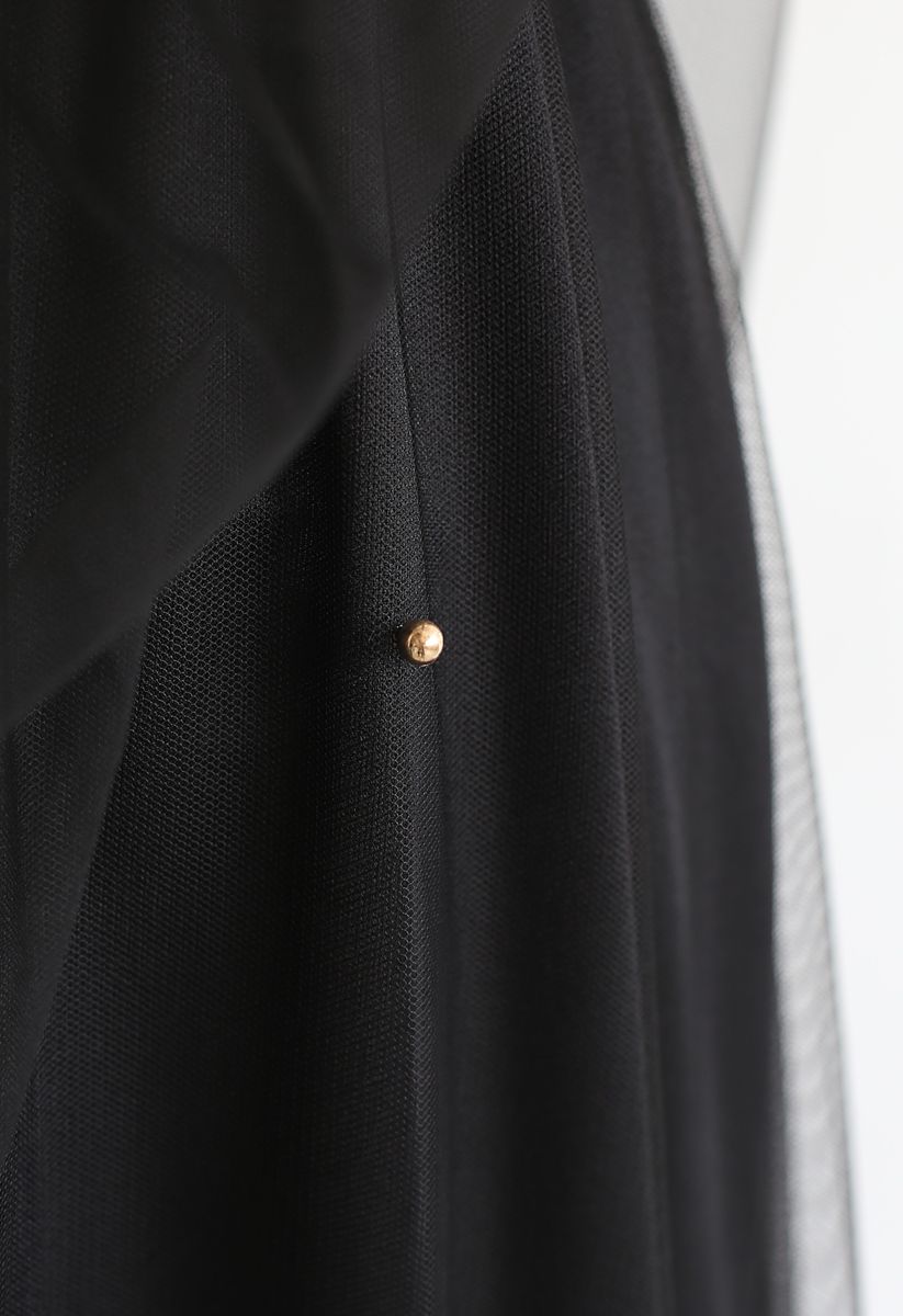 Falda de malla de tul con adorno de cuentas en negro