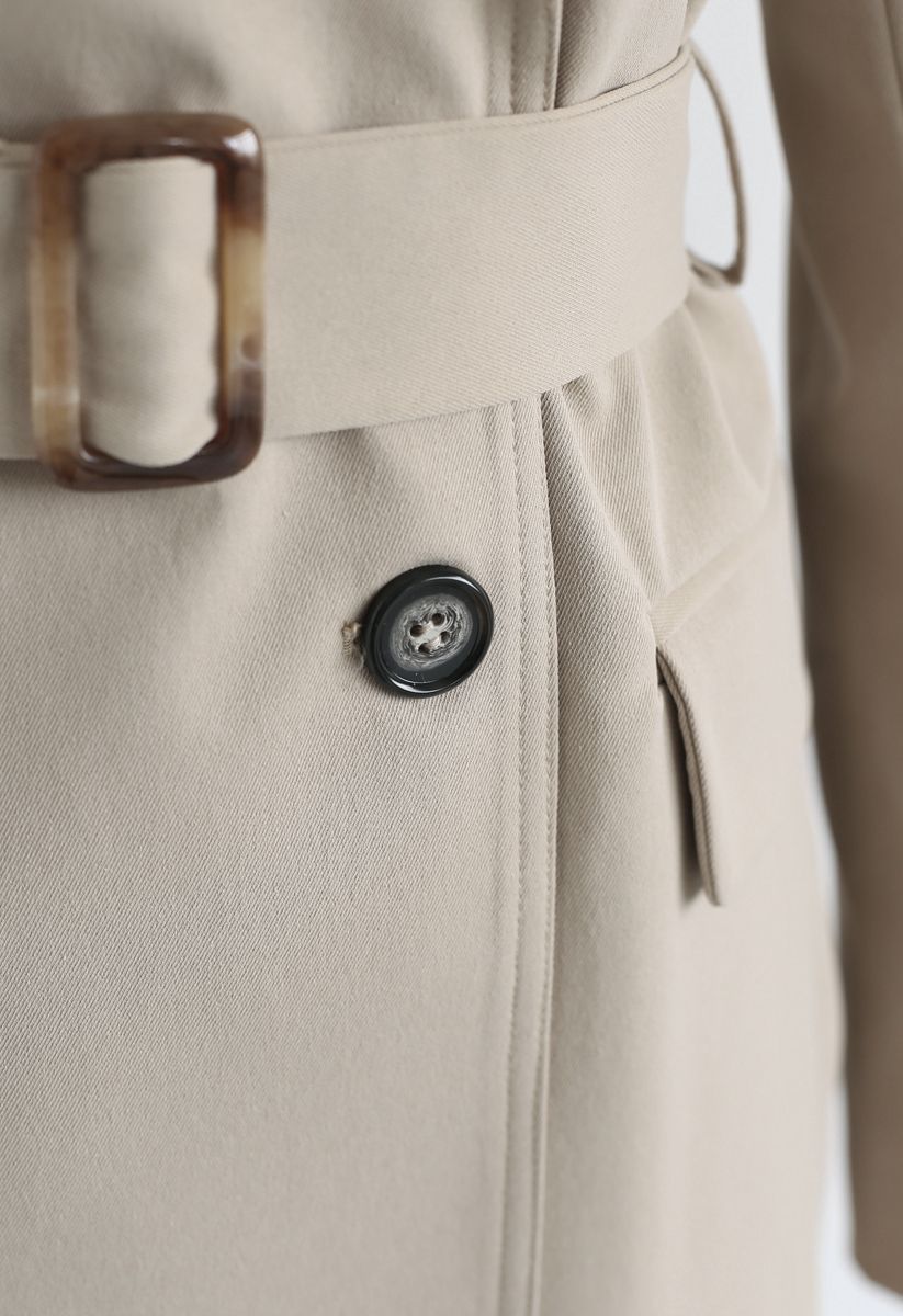 Abrigo con doble botonadura y cinturón Texture en Tan