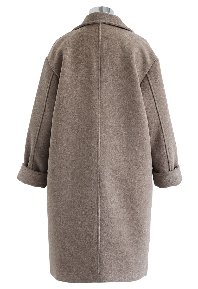 Abrigo de mezcla de lana con doble botonadura y bolsillos con solapa en marrón