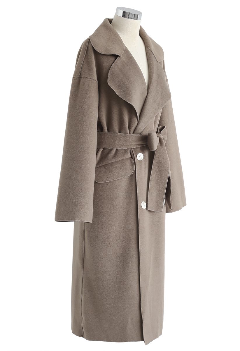 Abrigo con cinturón de mezcla de lana con doble botonadura en marrón