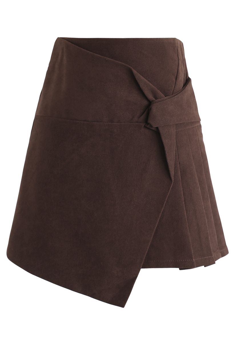 Minifalda plisada con solapa en marrón