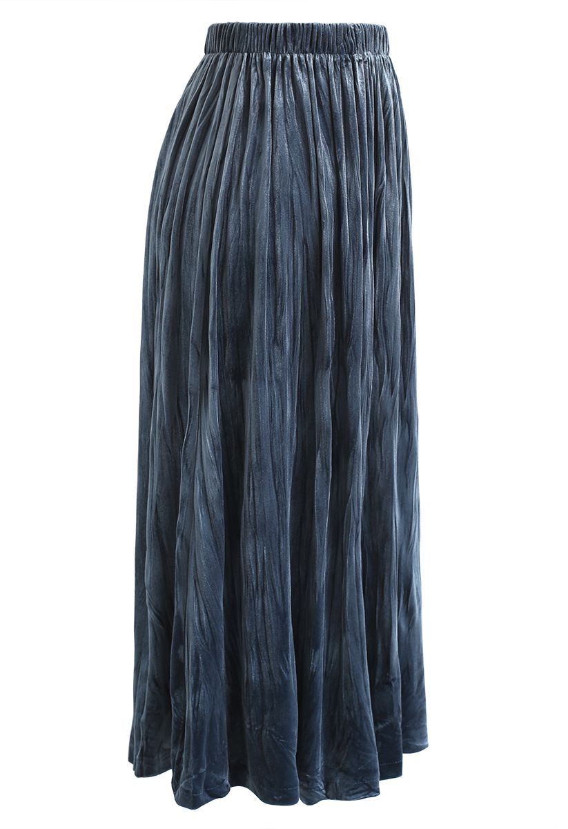 Falda midi plisada de terciopelo en azul polvoriento