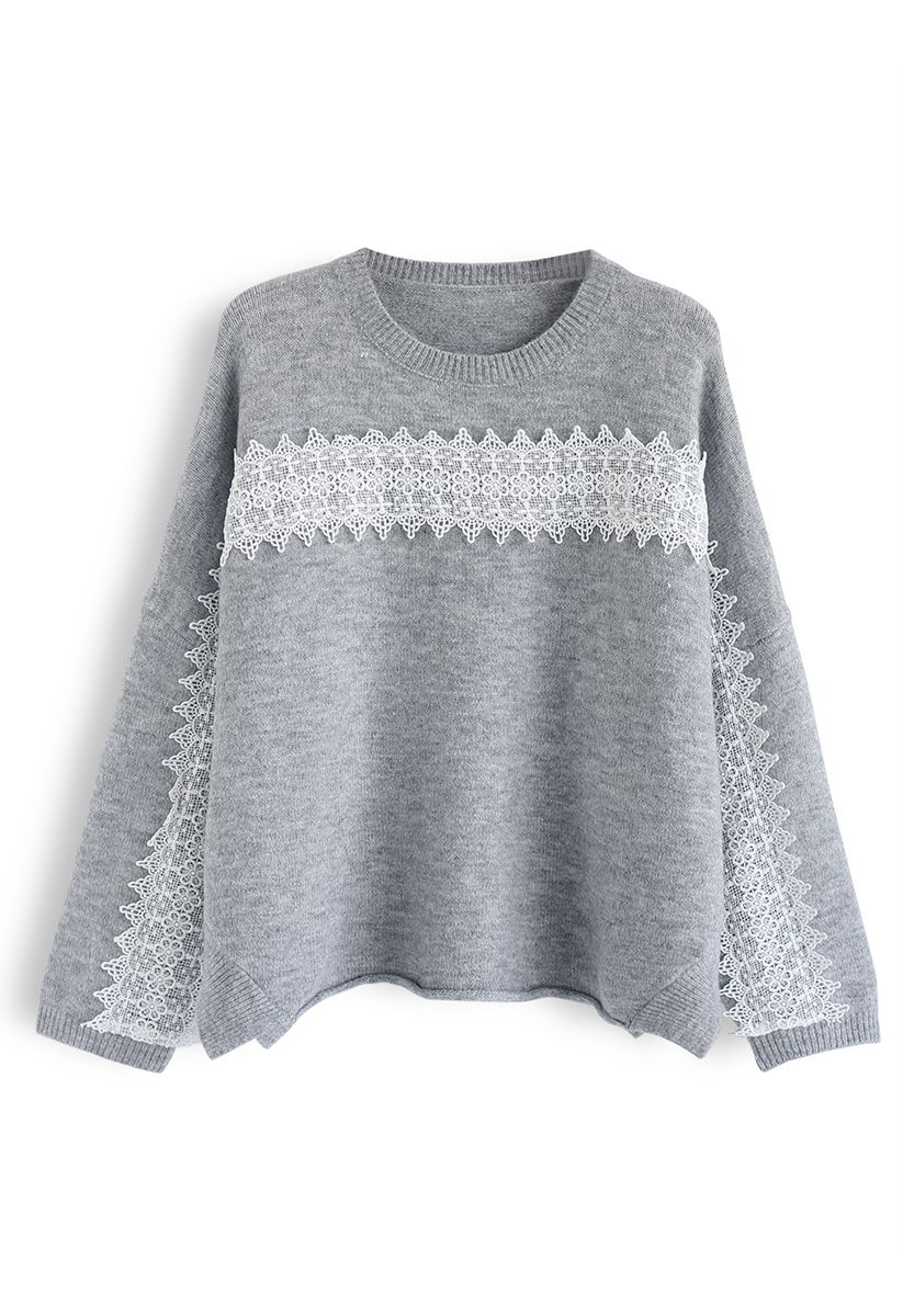 Suéter de punto con ribete de croché y dobladillo enrollado con abertura en gris