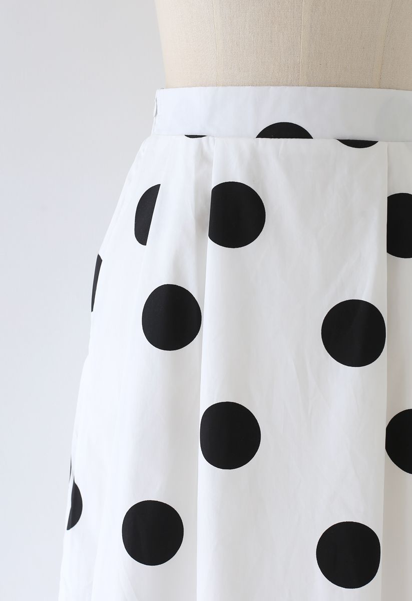 Falda midi con estampado de lunares en contraste en blanco