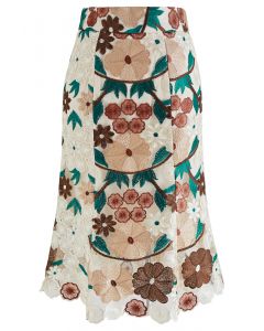 Falda lápiz de malla floral bordada en color crema