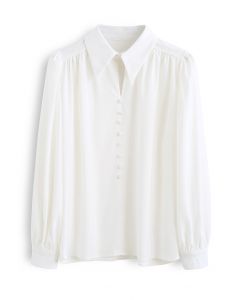 Snazzy Camisa decorada con botones de satén en blanco