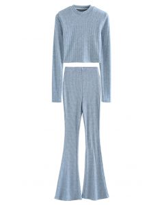 Conjunto de top corto suave y pantalones acampanados de moda en azul