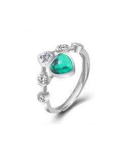 Anillo de diamante con gema de corazón esmeralda