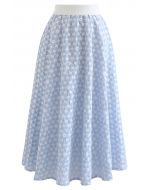 Falda midi con margaritas bordadas en azul claro
