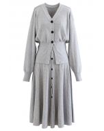 Conjunto de falda y cárdigan de punto versátil y cómodo en gris