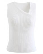 Camiseta sin mangas de punto con cuello en V oblicuo en blanco