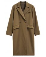 Abrigo largo con cinturón y doble botonadura de moda en marrón
