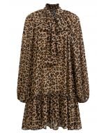 Vestido mini de gasa con escote anudado y estampado de leopardo