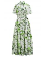 Vestido camisero de manga corta con estampado de hojas de palmeras tropicales verdes