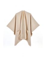 Poncho con dobladillo con flecos y bolsillos suaves Whisper en color tostado claro