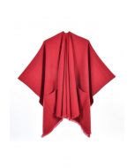 Poncho con dobladillo con flecos y bolsillos suaves Whisper en color rojo